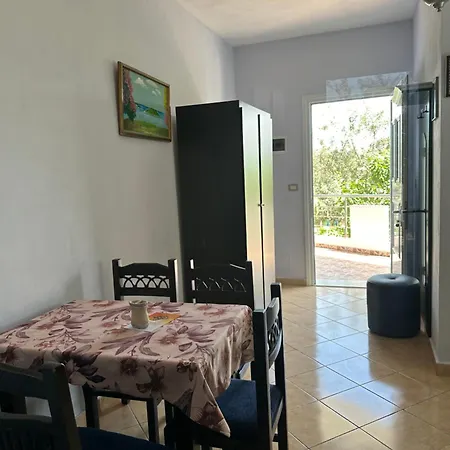 Dinael Villa